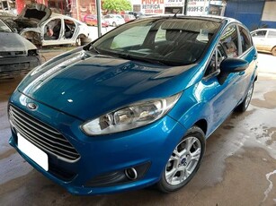 Ford Fiesta 1.6 2013 completo Automático