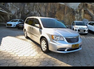 CHRYSLER TOWN & COUNTRY