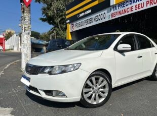 Kia Cerato 1.6 E.221 Sedan 16v