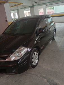 Nissan Tiida 1.8 S Flex 5p