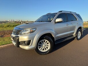 Toyota Hilux SW4 3.0 TDI 4x4 SRV 5L Auto