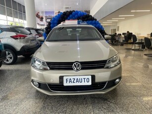 Volkswagen Jetta 2.0 TSI Highline DSG 2014