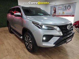 TOYOTA HILUX SW4 2.8 D-4D TURBO SRX 4X4 em São Paulo e Guarulhos