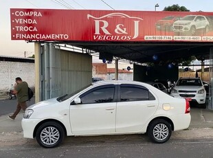 Etios XS 1.5 2017 manual 6 marchas completo