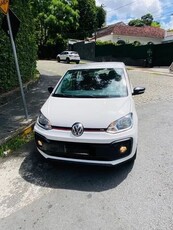 up gti europeu com roda original