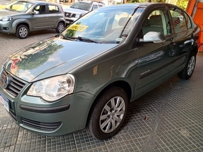 Volkswagen Polo Sedan Comfortline 1.6 8V (Flex) 2010