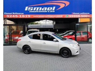 NISSAN Versa 1.6 16V SV 2014