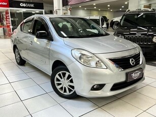 NISSAN Versa 1.6 16V SV 2014