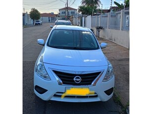 NISSAN Versa 1.6 16V SV 2016