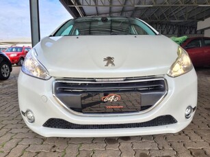 Peugeot 208 Griffe 1.6 16V (Flex) (Aut) 2015