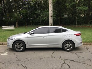 Hyundai Elantra 2.0 Básica (Aut) (Flex) 2017