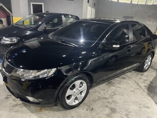 CERATO 1.6 E.221 SEDAN 16V GASOLINA 4P AUTOMATICO 2010