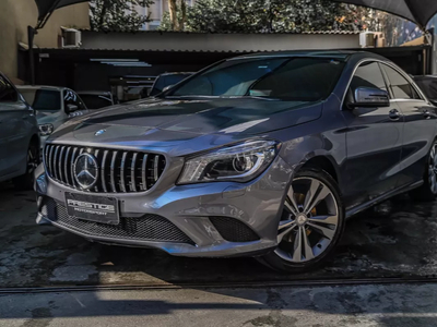 Mercedes-Benz Classe Cla 1.6 Urban Turbo Flex 4p