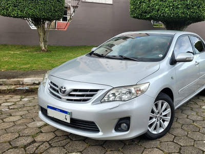 Toyota Corolla 2.0 16v Altis Flex Aut. 4p