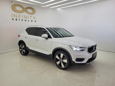 Volvo XC40 2.0 T4 Momentum 2021