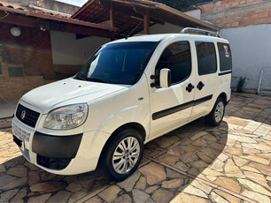 Fiat Doblo 1.8 16v Essence Flex 5p