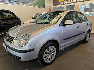 Volkswagen Polo Sedan 1.6 Comfortline 4p