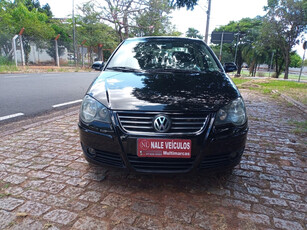 Volkswagen Polo Sedan 2.0 Comfortline Total Flex 4p