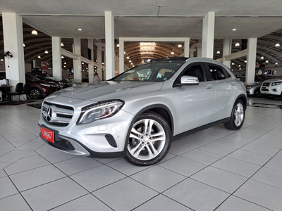 MERCEDES-BENZ GLA 200