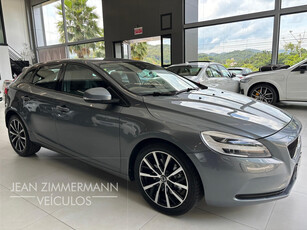 Volvo V40 T-4 MOMENTUM 2.0 Aut.