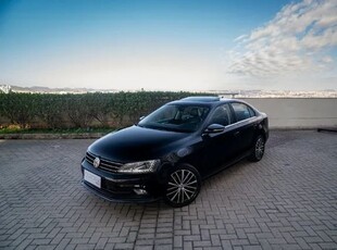 Jetta 2.0 TSi 2017 c/ Pacote Premium + Teto Solar