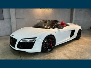 Audi R8 Spyder 5.2 Quattro R-tronic/S-tronic 2014