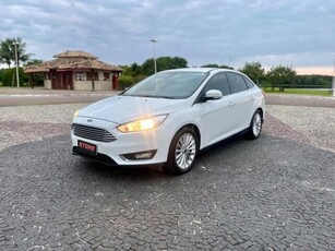 Ford Focus Sedan Titanium 2.0 PowerShift 2016