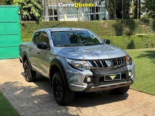 MITSUBISHI L200 TRITON 2.4 16V TURBO OUTDOOR GLS CD 4X4 em São Paulo e Guarulhos