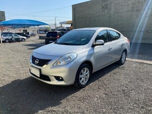 NISSAN Versa 1.6 16V SL 2014