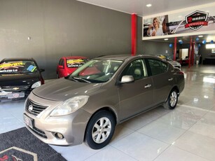 NISSAN Versa 1.6 16V SL 2014