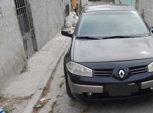 Renault Megane 1.6 Dynamique Hi-flex 4p