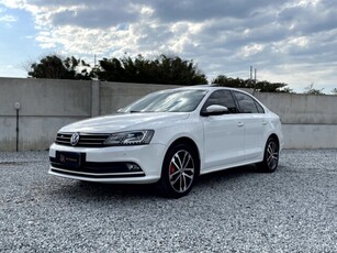 Volkswagen Jetta 2.0 TSI Highline DSG 2016