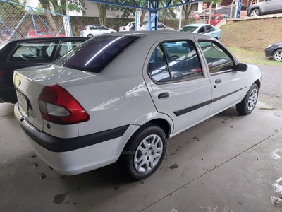 FIESTA 1.6 MPI STREET SEDAN 8V GASOLINA 4P MANUAL 2003