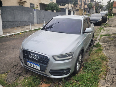 Audi Q3 2.0 Tfsi Attraction S-tronic Quattro 5p