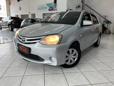 Toyota Etios Sedán X 1.5