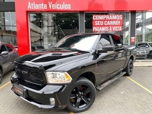 RAM Classic 5.7 V8 Night Edition 4WD 2022