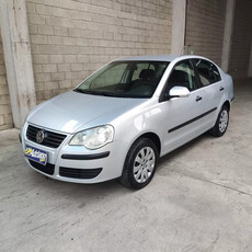 Volkswagen Polo Sedan 1.6 Vht Total Flex 4p