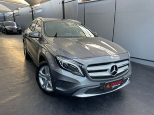 Mercedes-Benz Classe GLA 1.6 Advance Turbo Flex 5p