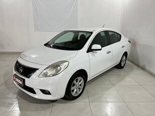 NISSAN Versa 1.6 16V SL 2013