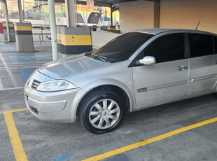 Renault Megane Sedan Dynamique 1.6 Manual