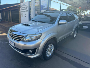 Toyota Hilux SW4 3.0 Srv 7l 4x4 Aut. 5p