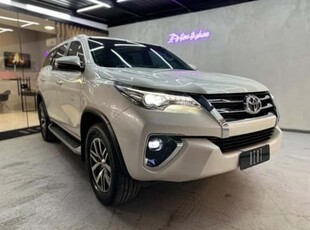 TOYOTA HILUX SW4