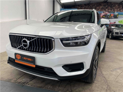 Volvo XC40 1.5 T5 HYBRID MOMENTUM GEARTRONIC