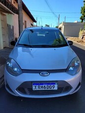 Carro Fiesta Hach 1.6 2012 revisado bateria nova