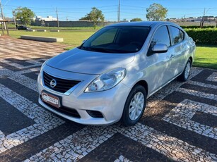 NISSAN Versa 1.6 16V SV 2013