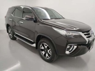 TOYOTA HILUX SW4