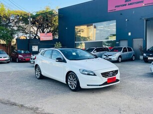 Volvo V40 2.0 T4 Comfort 2015