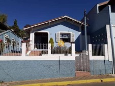 Casa à venda no bairro Santa Terezinha em São Bento do Sapucaí