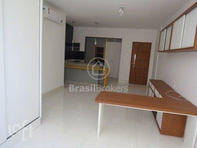 Apartamento à venda em Centro com 48 m², 1 quarto