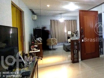 Apartamento à venda em Grajaú com 69 m², 2 quartos, 1 vaga